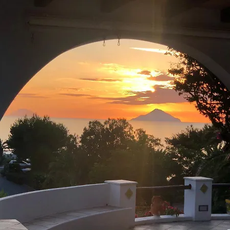 Casa Vacanze Vulcano Lentia בית נופש *