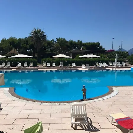 Casa Vacanze Vulcano Lentia בית נופש